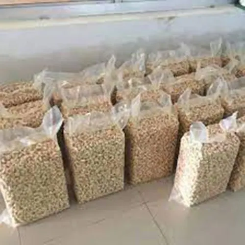 Cashew kernels in vacuum packs